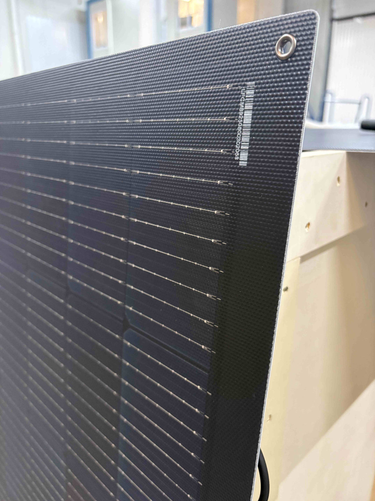 200W HUXPOWER® · Flexibles Solarpanel mit Ösen · Full Black · 1140x915x3 mm Solarpanel Solarmodul Photovoltaik