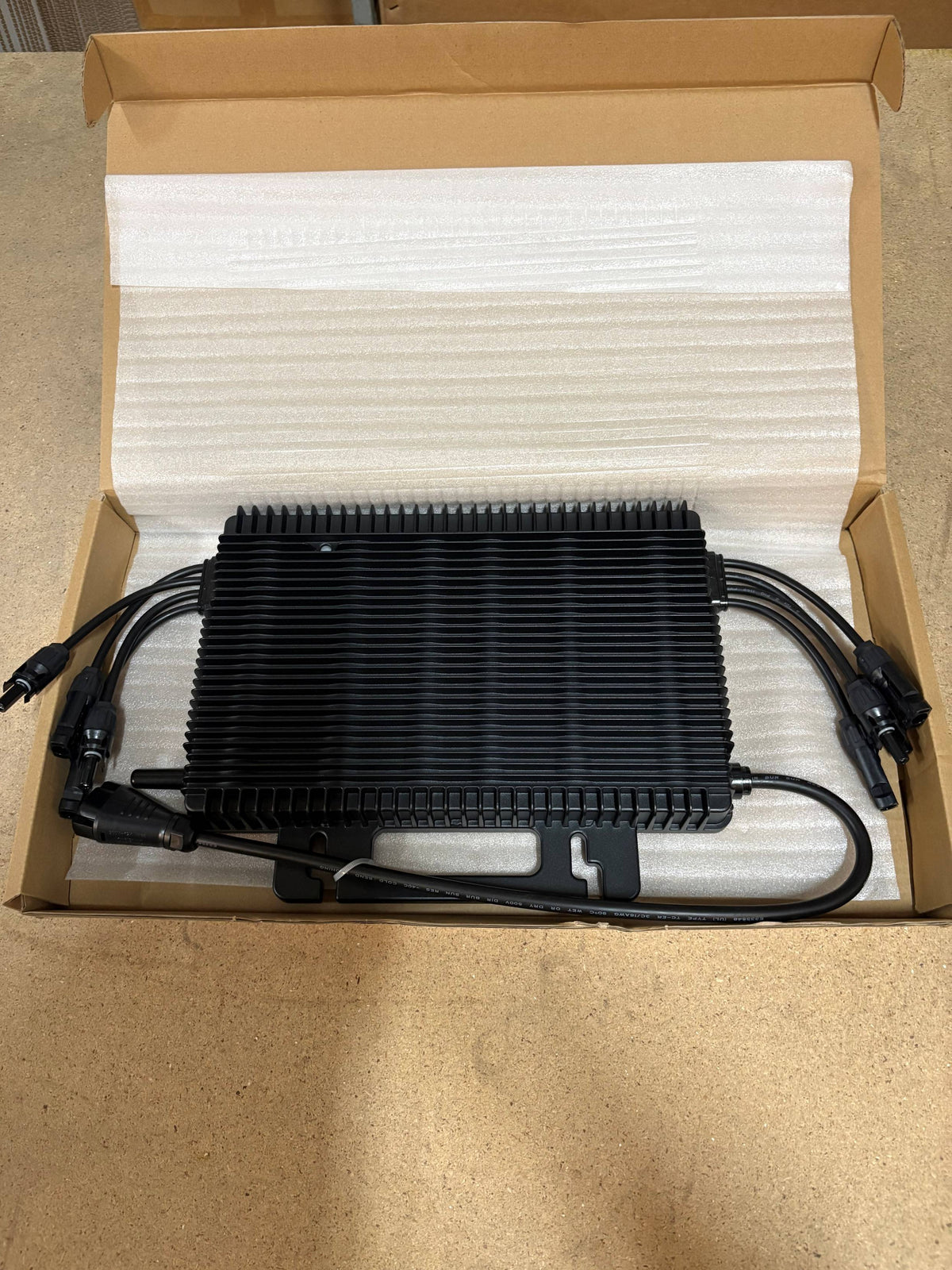 1600W Hoymiles Mikro Wechselrichter HMS-1600-4T Anzahl MPPT 4 Inverter Solar Balkonkraftwerk