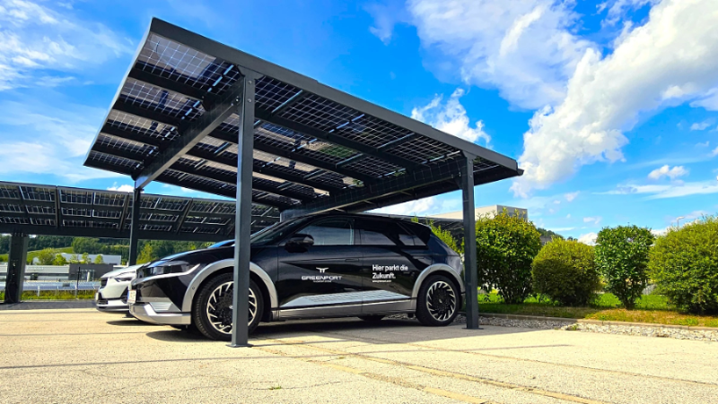 GREENPORT HOME Glas/Glas Solarcarport 1 Stellplatz – 3,78 kWp (9×420W), Schneelast bis 2 kN/m²
