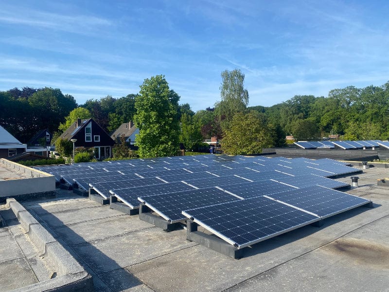 940W | 800Wp Balkonkraftwerk-Set – steckerfertig: 2x 470W Trina Solar Vertex S+® Solarmodul + 1x ESTAR ENERGY ES-800-W Mikro Wechselrichter + HUX-POWER® 10° – Flachdachaufständerung für 2-Solarmodule im Ost-West Aufbau